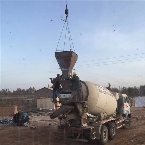 清丰县“精准瞄准”—— 吊车的 “定位导航” 技术